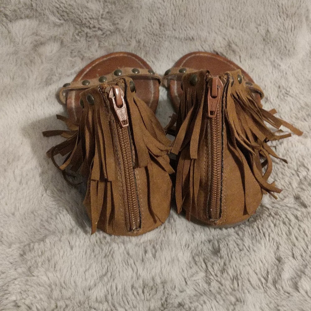 Sandles - Picture 3 of 3